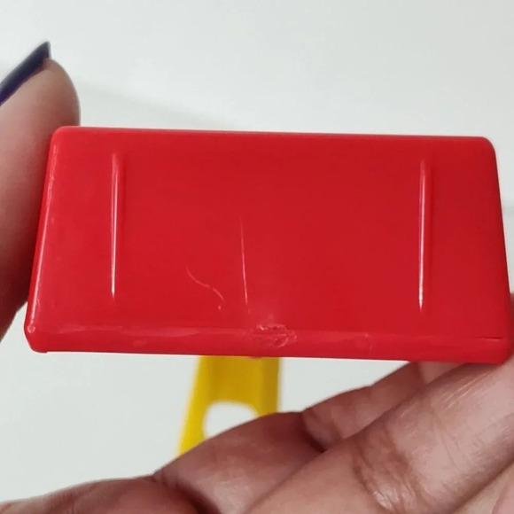 Dora the Explorer Toy Keychain 2002 Spin Game Basic Fun Red Yellow Backpack Clip - Picture 5 of 6